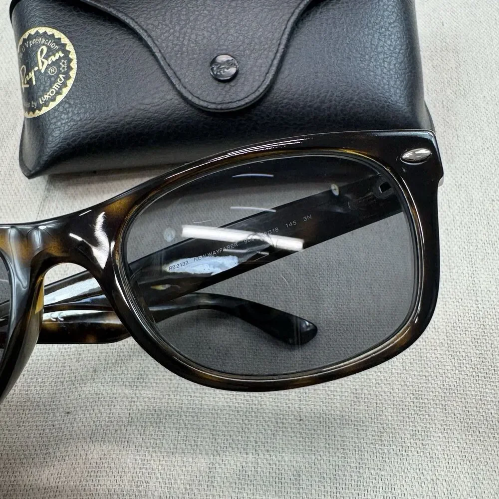 Ray-Ban RB2132 New Wayfarer 902/58 Tortoise 52-18 Sunglasses Made Italy